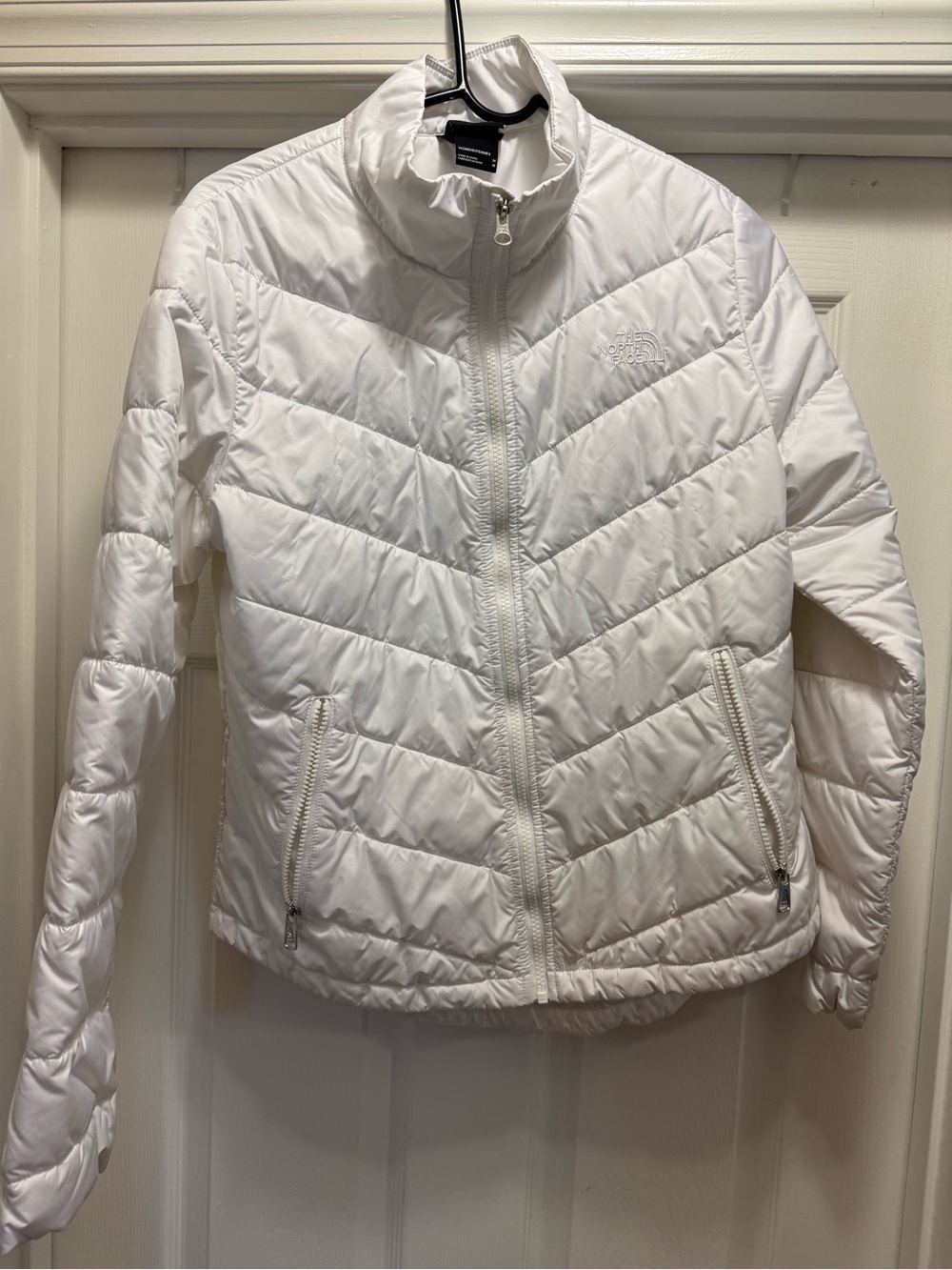 The North Face Women's white Jacket - Like New - Picture 5 of 10